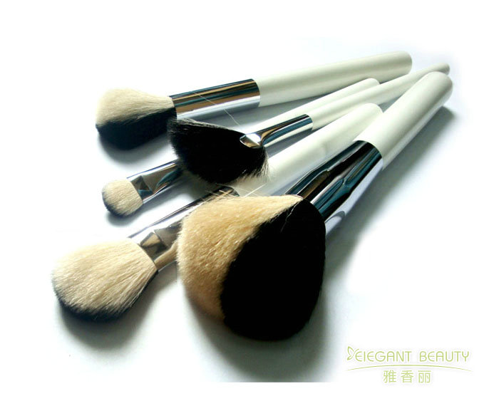 内衣视频大香蕉91的毛質有哪些種類？各有什麽優缺點？